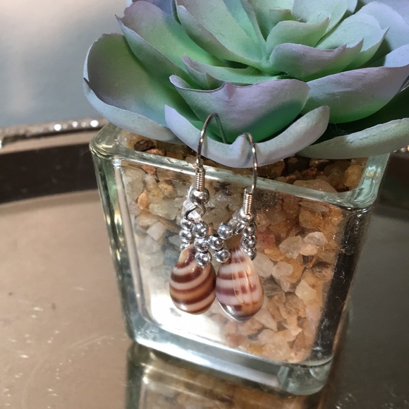 Shell 🐚🐚Earrings - Picture 3 of 4